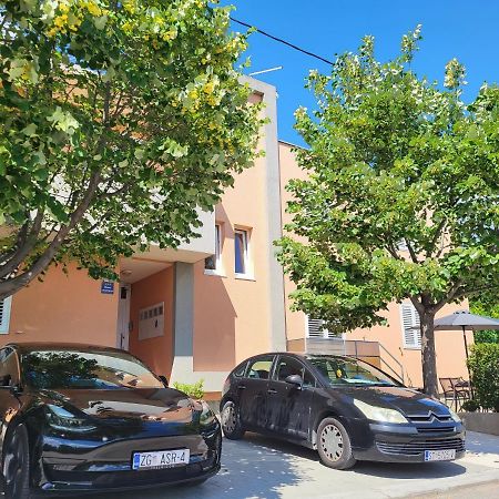 Apartment Gamma With Hydromassage Mini Pool Near Split Žrnovnica Esterno foto