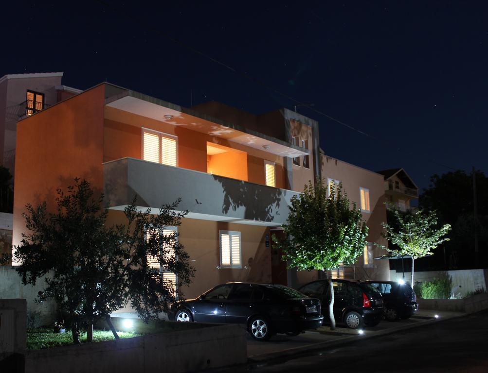 Apartment Gamma With Hydromassage Mini Pool Near Split Žrnovnica Esterno foto